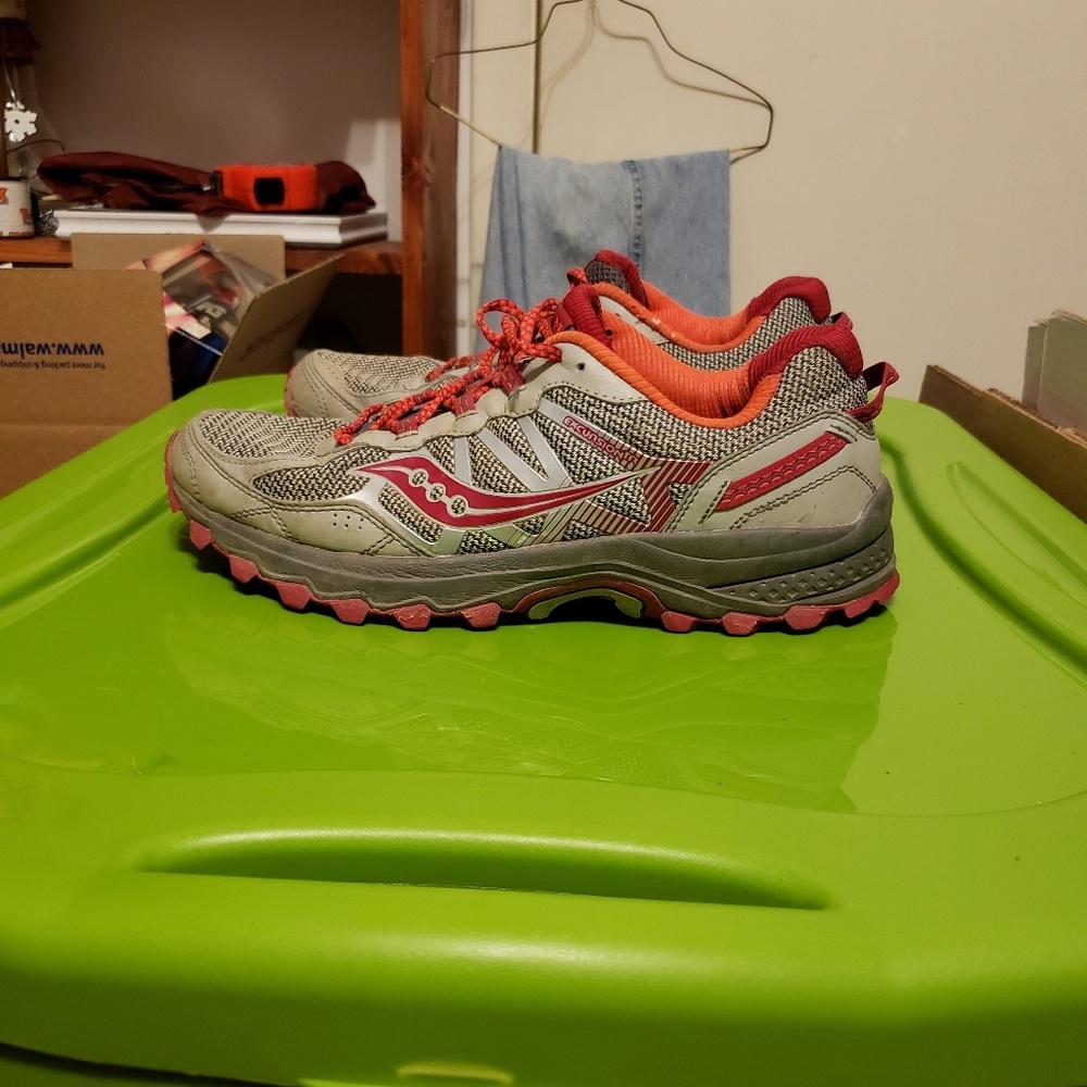 Womens Saucony sneakers